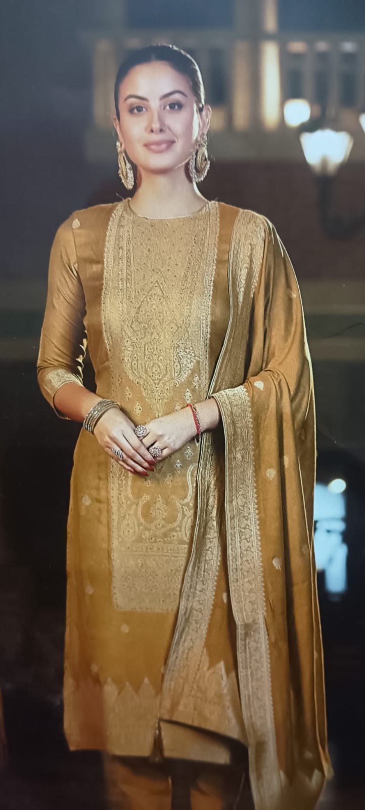 Pure woolen pashmina jequard dyed